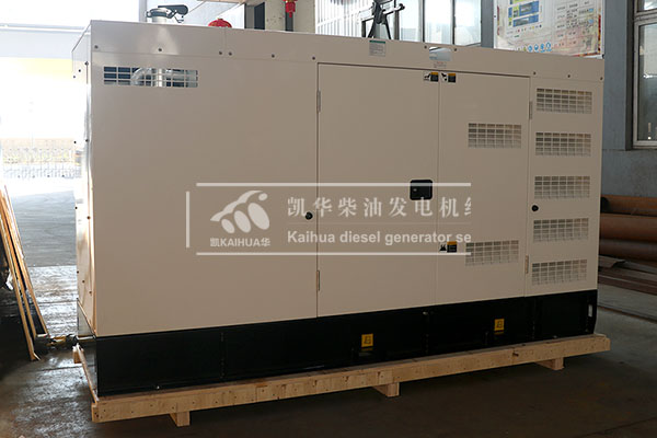 上?？蛻?hù)訂購(gòu)一臺(tái)200kw靜音發(fā)電機(jī)組成功出廠